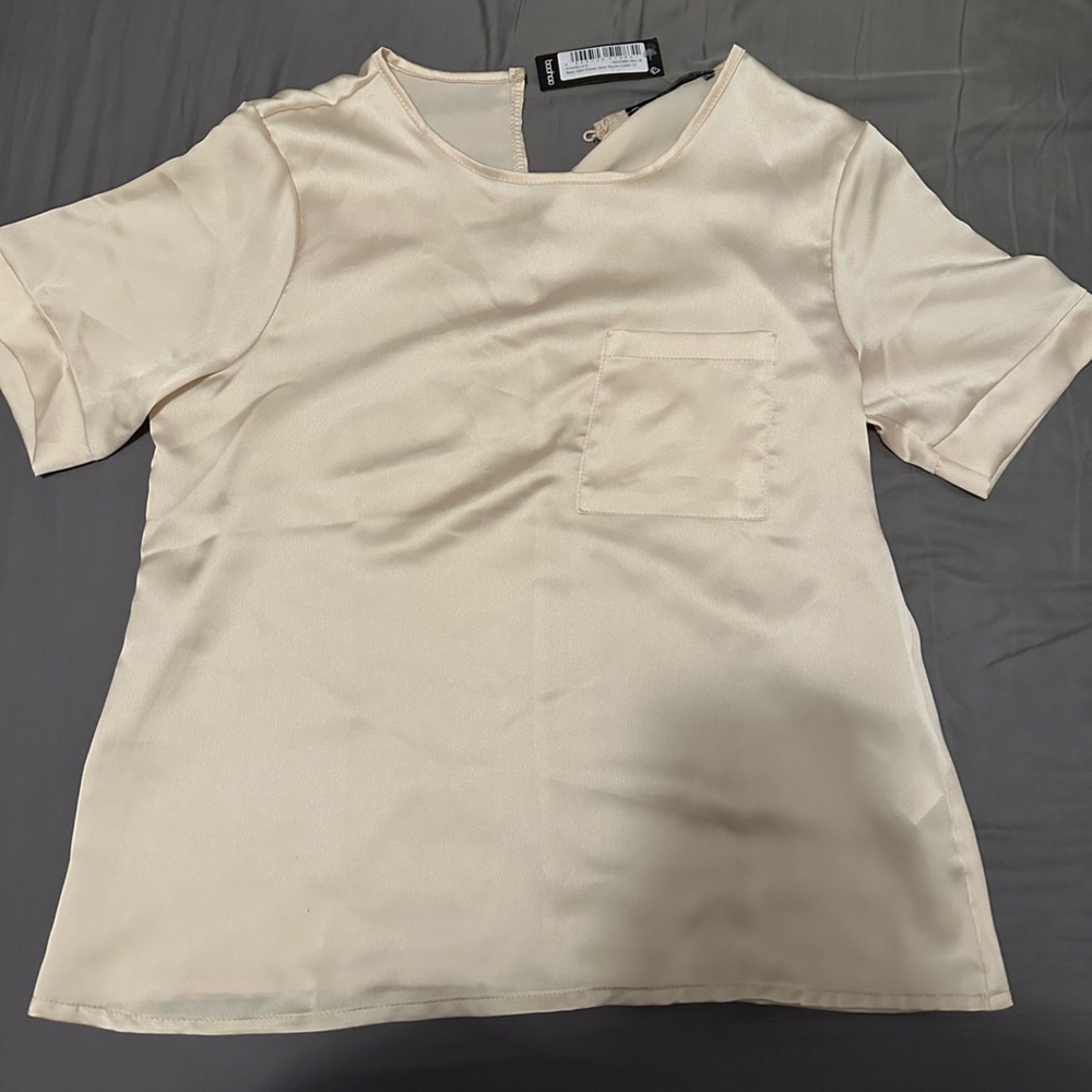 NWT Boohoo Satin Pocket Tee
